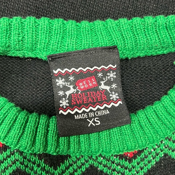 Silly Christmas sweater: gaming - Picture 6 of 7